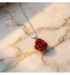 Pendentif avec chaîne - Rose de l’Amour